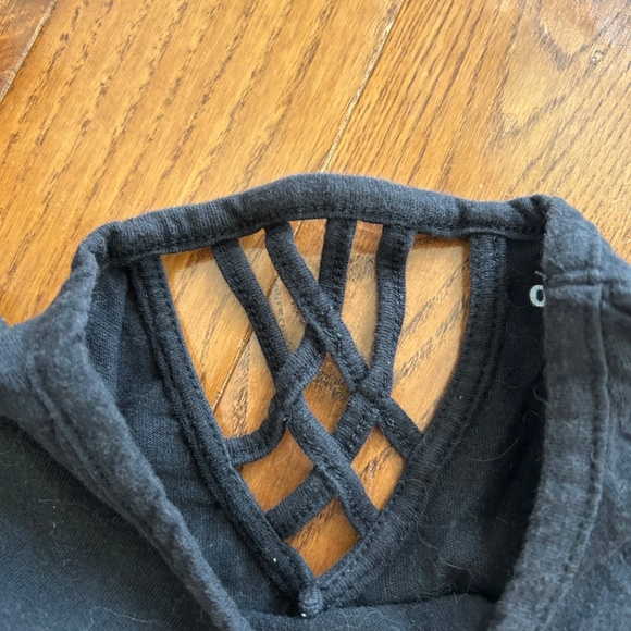 Sale: 5 for $10 - Old Navy youth 8 shirt - Picture 4 of 5